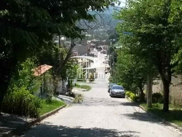 Terreno com 675m², à venda, no bairro Maria Paula em Niterói