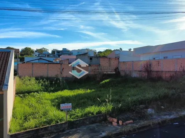 Terreno com 250m², à venda, no bairro Parque dos Estudantes em Jacarezinho