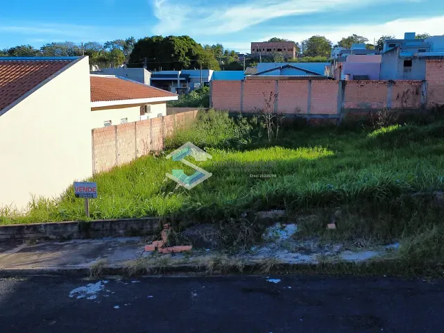 Terreno com 250m², à venda, no bairro Parque dos Estudantes em Jacarezinho