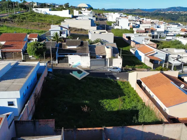 Terreno com 250m², à venda, no bairro Parque dos Estudantes em Jacarezinho