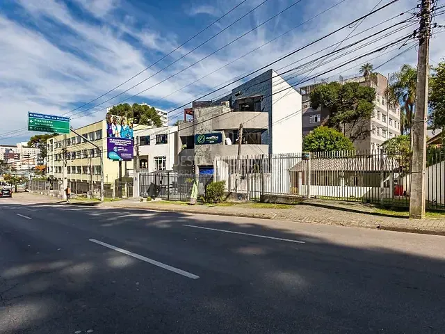 Terreno com 356m², à venda, no bairro São Francisco em Curitiba