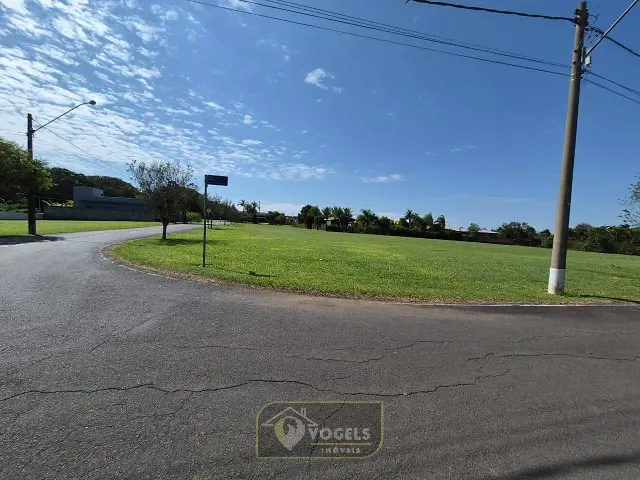 Terreno com 982m², à venda, no bairro Pinhalzinho em Jaguariúna
