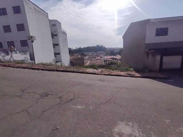 Terreno com 250m², à venda, no bairro Jardim Michelazzo em São João da Boa Vista