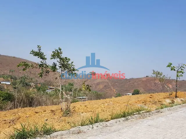 Terreno à venda, no bairro Paraíso em Barra Mansa