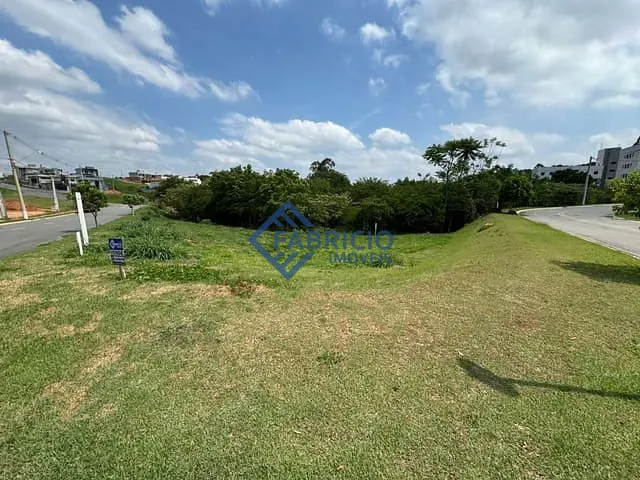 Terreno com 910m², à venda, no bairro Marambaia em Vinhedo