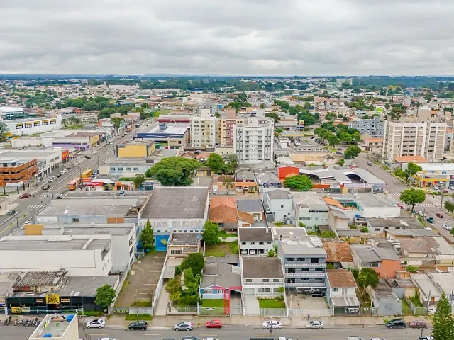 Terreno com 440m², à venda, no bairro Pinheirinho em Curitiba