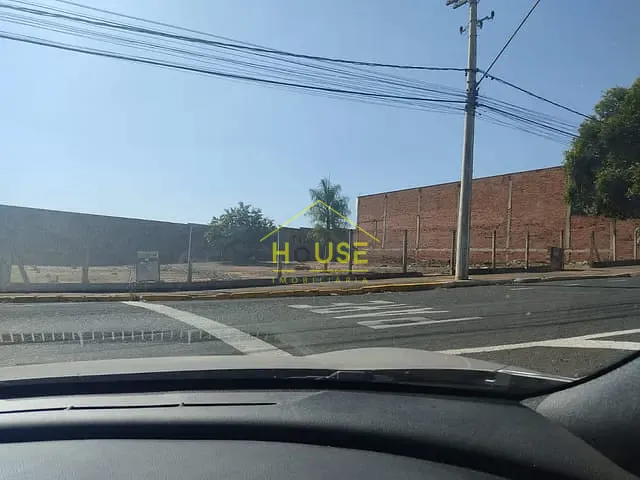 Terreno com 327m², à venda, no bairro Jardim dos Pinheiros em Votuporanga