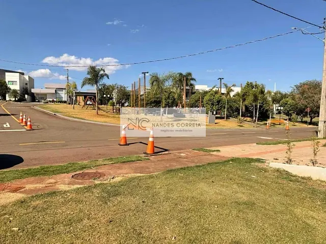 Terreno com 269m², à venda, no bairro Conjunto Habitacional Alexandre Urbanas em Londrina