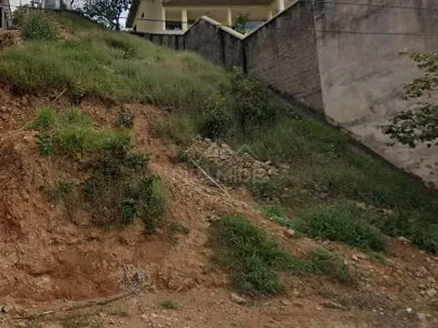 Terreno com 800m², à venda, no bairro Jardim Del Rey em Poços de Caldas