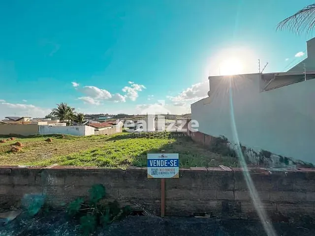 Terreno com 360m², à venda, no bairro Parque Santa Bárbara em Itapira