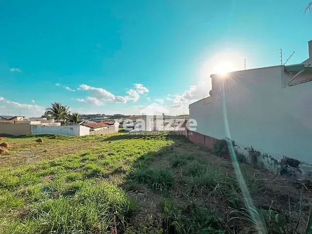 Terreno com 360m², à venda, no bairro Parque Santa Bárbara em Itapira