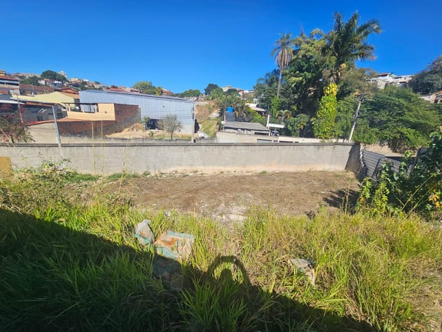 Terreno com 360m², à venda, no bairro Frei Leopoldo em Belo Horizonte