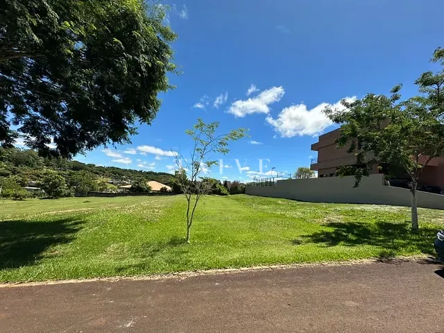 Terreno com 1250m², à venda, no bairro Loteamento Terras de Canaã em Cambé