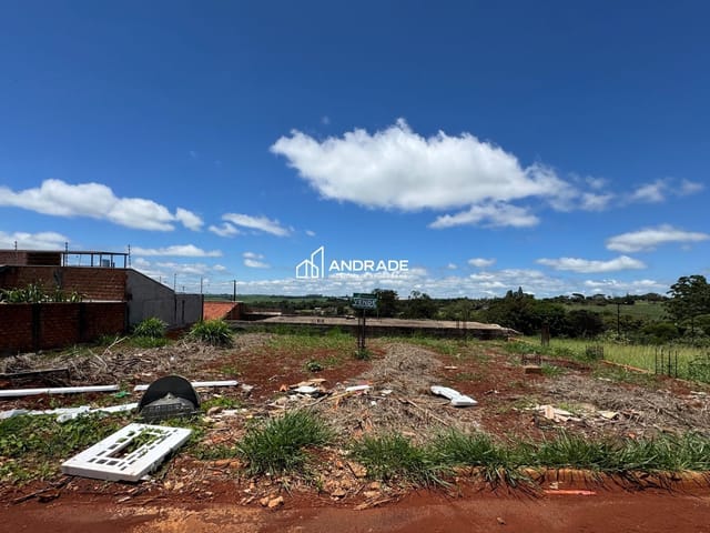 Terreno com 313m², à venda, no bairro Jardim Santos Dumont III em Apucarana