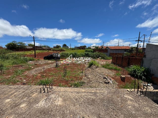 Terreno com 313m², à venda, no bairro Jardim Santos Dumont III em Apucarana