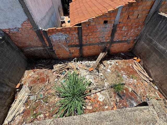 Terreno com 313m², à venda, no bairro Jardim Santos Dumont III em Apucarana