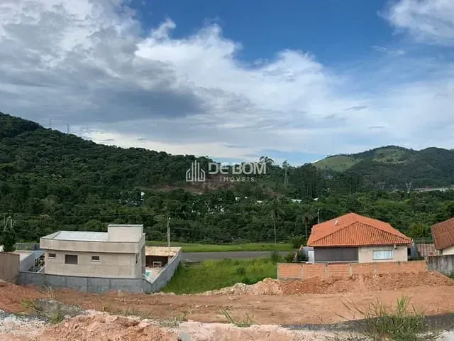Terreno com 890m², à venda, no bairro Parque Véu das Noivas em Poços de Caldas
