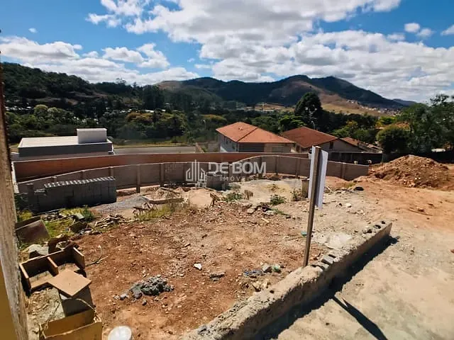 Terreno com 890m², à venda, no bairro Parque Véu das Noivas em Poços de Caldas