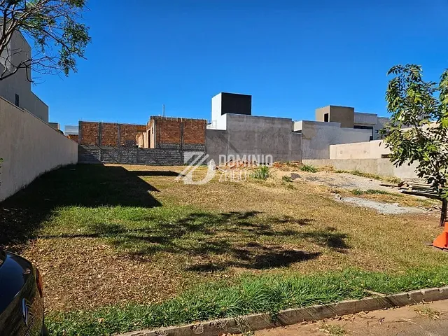 Terreno com 330m², à venda, no bairro Conjunto Margarida Rosa de Azevedo em Uberaba