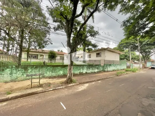 Terreno com 1425m², à venda, no bairro Conjunto Residencial Arnaldo Busato em Rolândia