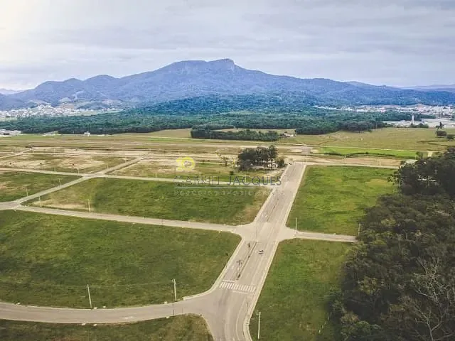 Terreno com 933m², à venda, no bairro Cidade Universitária Pedra Branca em Palhoça