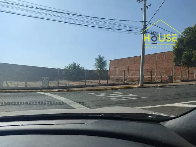 Terreno com 327m², à venda, no bairro Jardim dos Pinheiros em Votuporanga