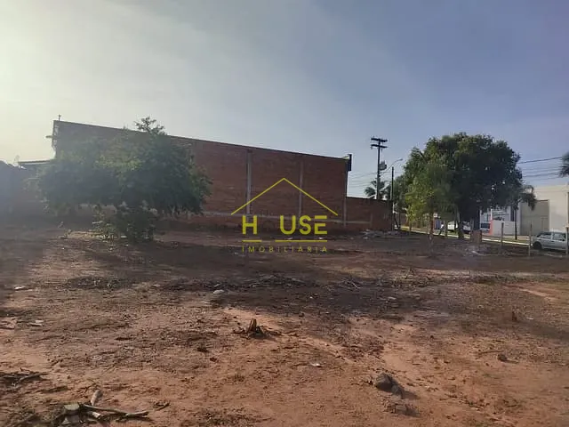 Terreno com 327m², à venda, no bairro Jardim dos Pinheiros em Votuporanga