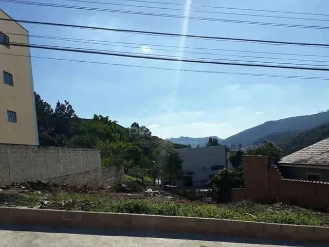 Terreno com 600m², à venda, no bairro Estância São José em Poços de Caldas