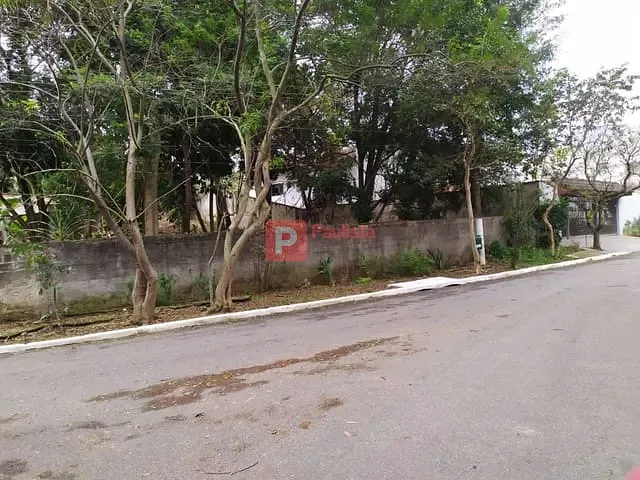 Terreno com 990m², à venda, no bairro Interlagos em São Paulo