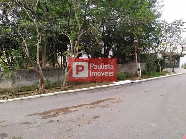 Terreno com 990m², à venda, no bairro Interlagos em São Paulo
