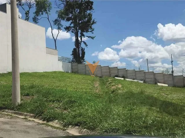 Terreno com 241m², à venda, no bairro Das Pedras em Cotia