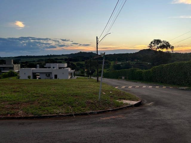 Terreno com 1500m², à venda, no bairro Vale dos Sonhos em Nerópolis