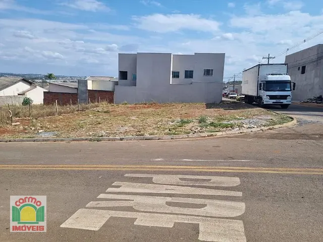 Terreno com 400m², à venda, no bairro Residencial Flor do Cerrado em Anápolis