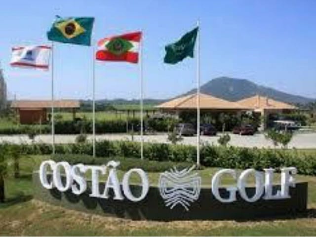Terreno com 832m², à venda, no bairro Ingleses do Rio Vermelho em Florianópolis