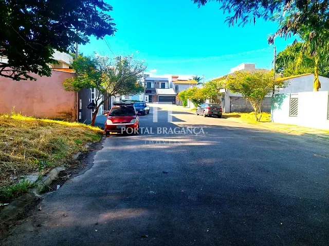 Terreno com 300m², à venda, no bairro Residencial Alvorada em Bragança Paulista