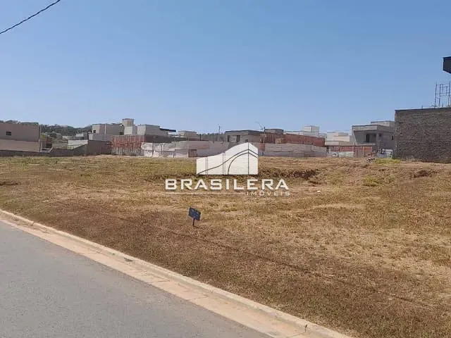 Terreno com 302m², à venda, no bairro Jardins Porto em Senador Canedo