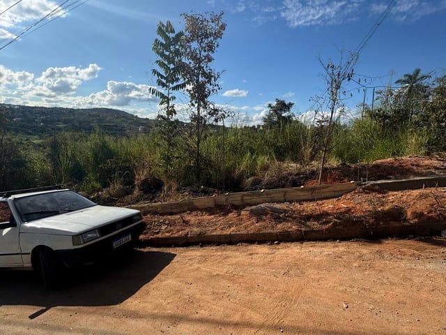 Terreno com 200m², à venda, no bairro Ribeiro de Abreu em Belo Horizonte