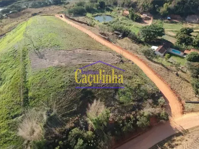 Terreno com 800m², à venda, no bairro Demetri Ribeiro em Vassouras