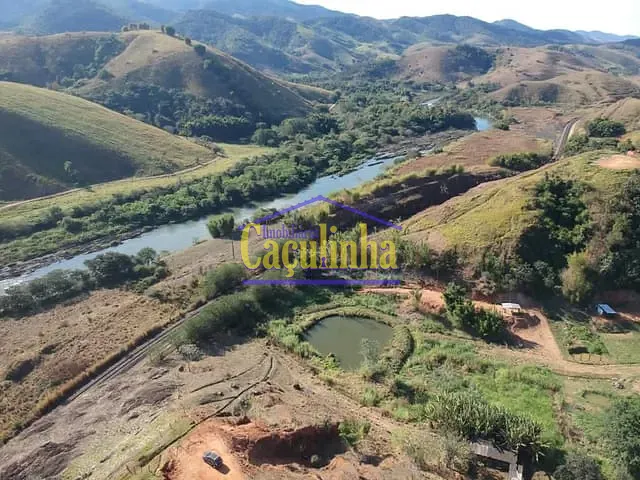 Terreno com 800m², à venda, no bairro Demetri Ribeiro em Vassouras