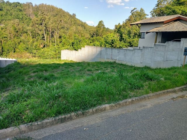 Terreno com 1000m², à venda, no bairro Jardim das Paineiras em São João da Boa Vista