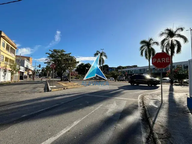 Terreno com 675m², à venda, no bairro Centro em Governador Valadares