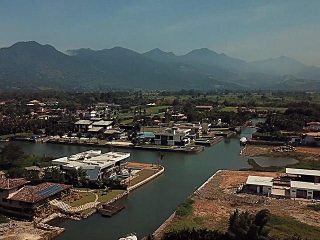 Terreno com 2476m², à venda, no bairro Marina em Mangaratiba