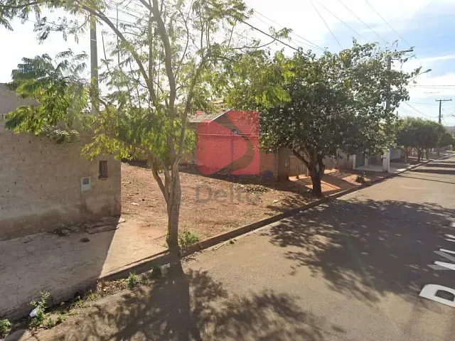 Terreno com 250m², à venda, no bairro Jardim Milenium em Pirassununga