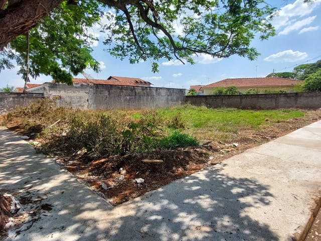 Terreno com 525m², à venda, no bairro Jardim Pinheiros em Birigui