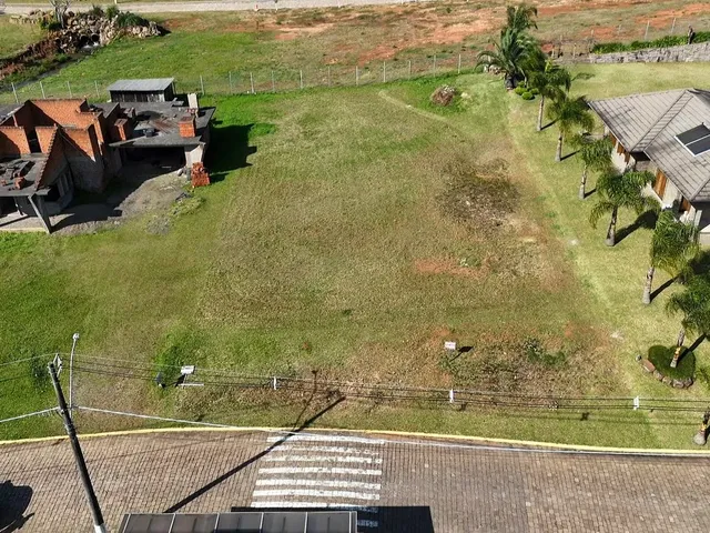 Terreno com 1060m², à venda, no bairro Paraiso em Vila Flores