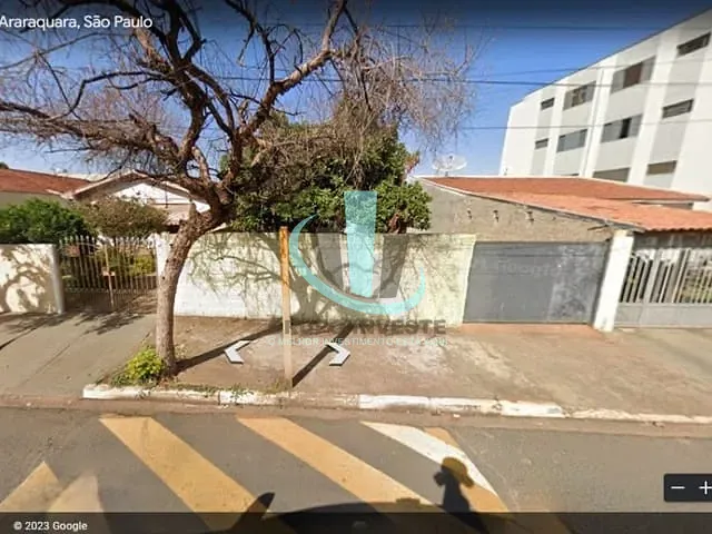 Terreno com 250m², à venda, no bairro JD PINHEIROS (VILA XAVIER) em ARARAQUARA