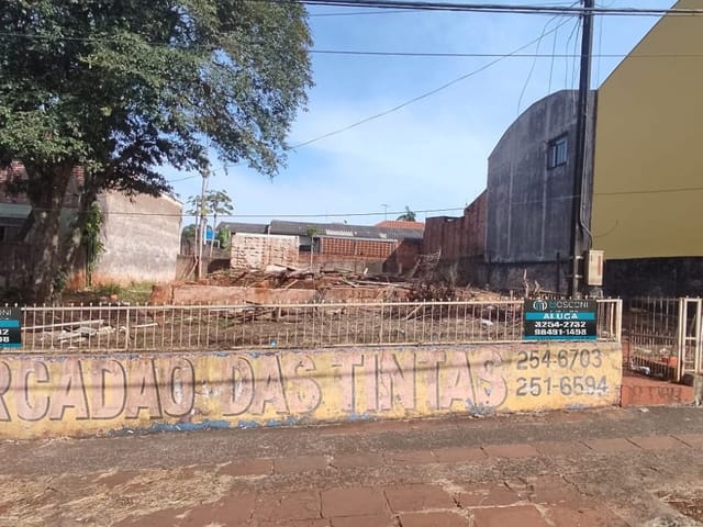 Terreno com 490m², para alugar, no bairro Centro em Cambé
