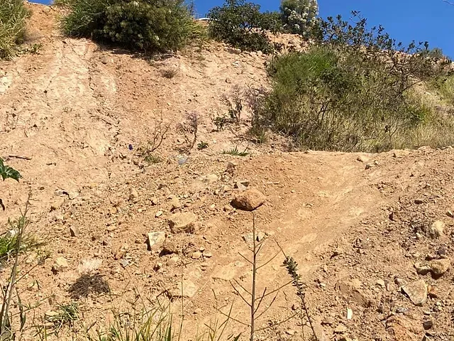 Terreno com 433m², à venda, no bairro Jardim Bandeirantes em Poços de Caldas