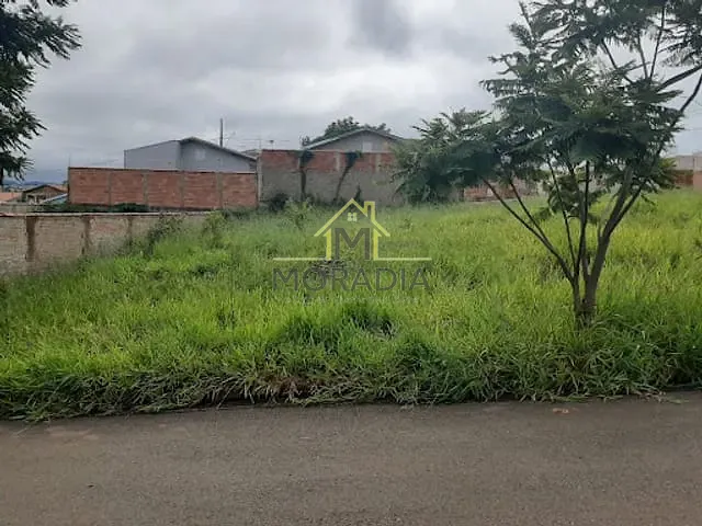 Terreno com 200m², à venda, no bairro Jardim Aeroporto em Guaxupé