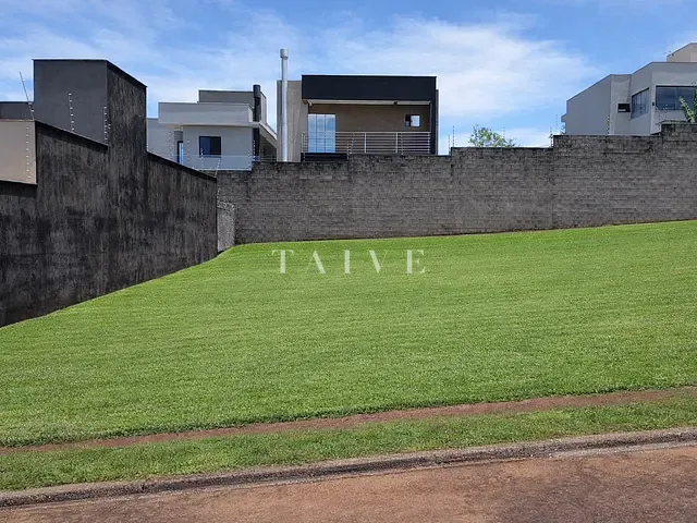 Terreno com 268m², à venda, no bairro Gleba Simon Frazer em Londrina